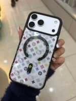 Capa Hello Kitty MagSafe acrílica rígida - Imagem 7