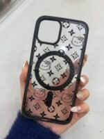 Capa Hello Kitty MagSafe acrílica rígida - Imagem 4