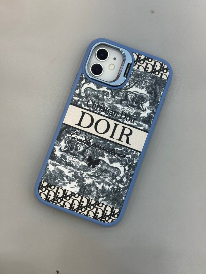 Capa Case Luxo Couro Dior Suporte na Câmera - Imagem 3