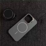 Capa Premium Acrílica Magsafe Linha 17 com Suporte na Câmera e Película de Lente - Imagem 4