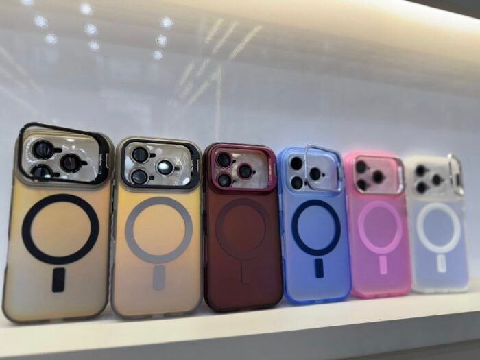 Capa Premium Holográfica Linha 17 Magsafe com Suporte na Câmera e Película de Lente - Imagem 7