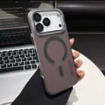 Capa Premium Fosca Barra Linha 17 MagSafe com Suporte na Câmera e Película de Lente - Imagem 2