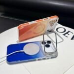 Capa Premium Degrade Linha 17 MagSafe com Suporte na Câmera e Película de Câmera - Imagem 2