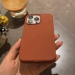 Capa Case Silicone Aveludado Cor Marrom - Imagem 4